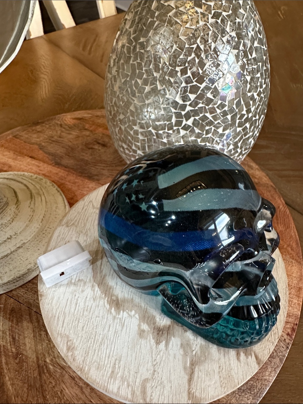🚔Blue Line resin Skull Sculpture - Decorative Home Art - Picture 3 of 6